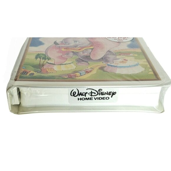 New Disney's Dumbo VHS Movie Masterpiece Collection Circus Elephant Family Kids - Picture 3 of 4